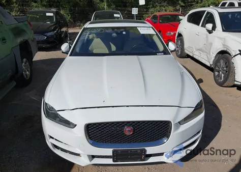 2017 Jaguar Xe 35T Premium из США, поврежденный, VIN SAJAJ4BVXHA967949